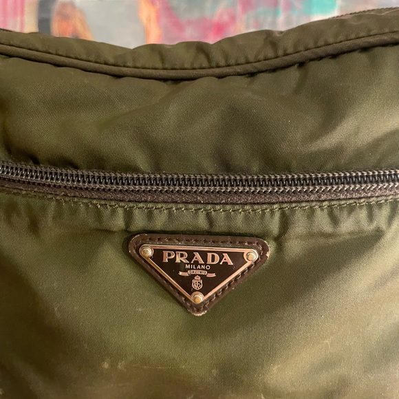 VINTAGE GREEN NYLON PRADA CROSSBODY BAG - Picture 3 of 3